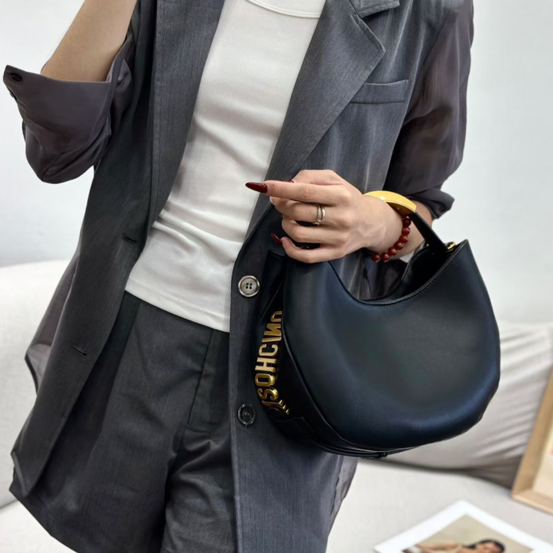 حقيبة نسائية نصف دائرية ذهبية  - مراجعة Tote Bag Beach وسعره