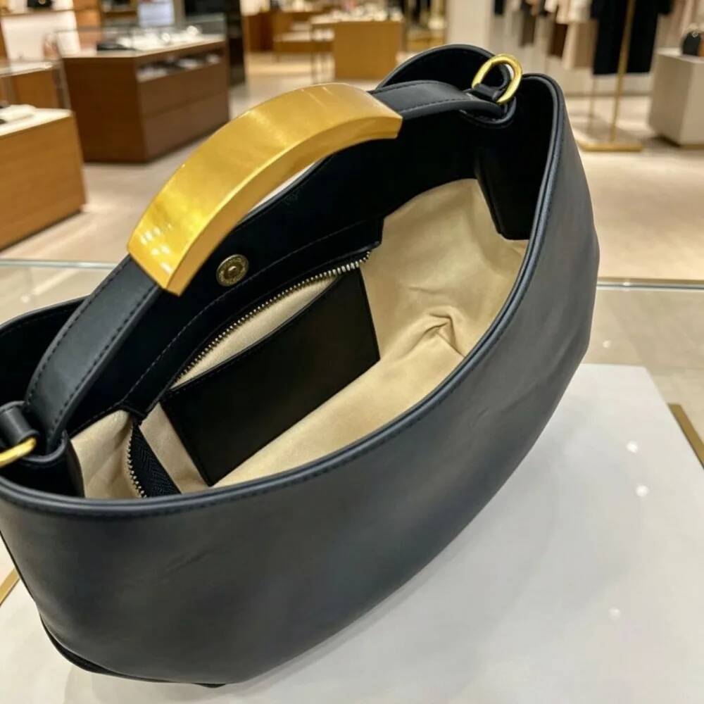حقيبة نسائية نصف دائرية ذهبية  - مراجعة Tote Bag Beach وسعره